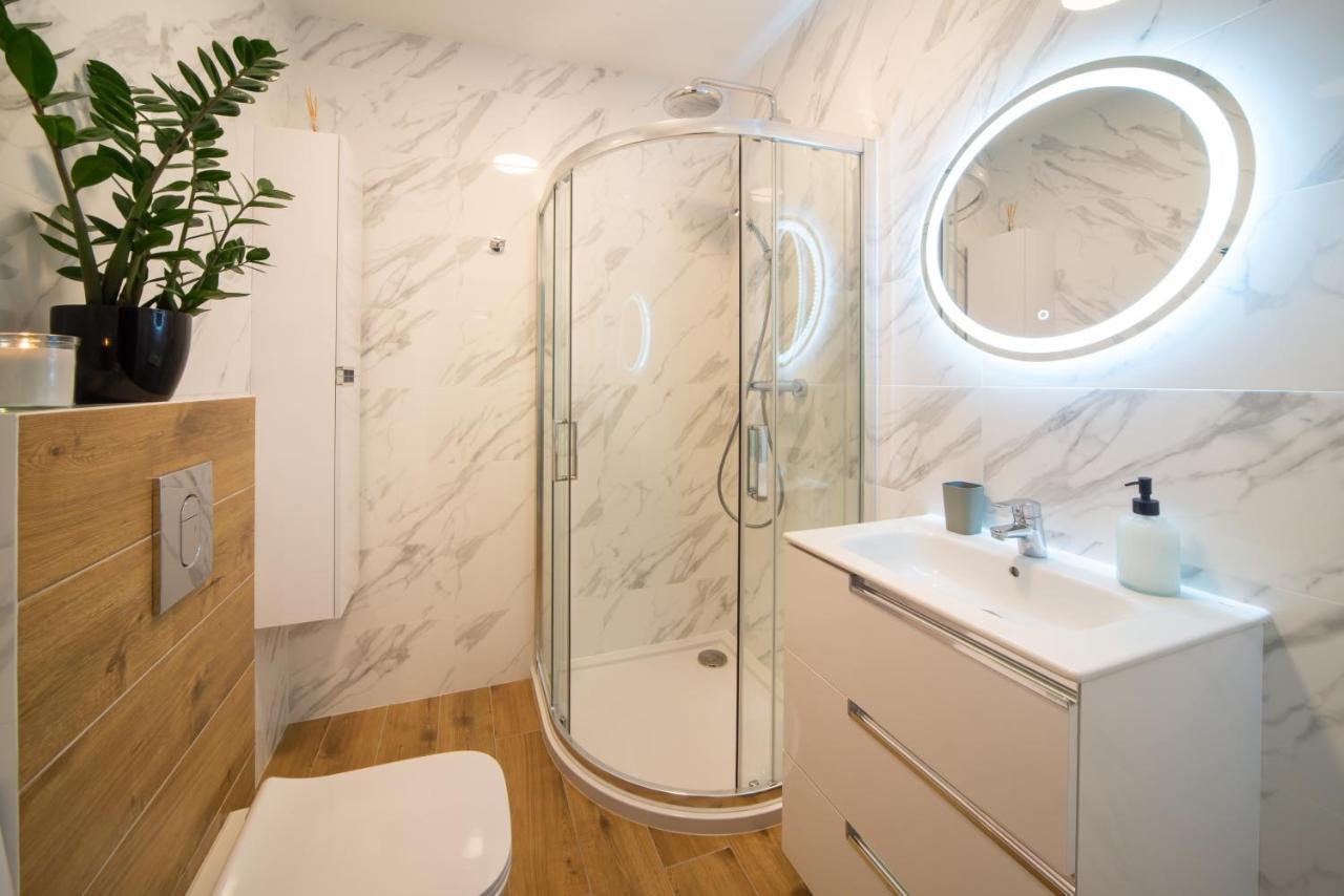 Maya'S Flats & Resorts 49 - Spacious 3 Rooms Apartment In Szafarnia Gdansk Ngoại thất bức ảnh