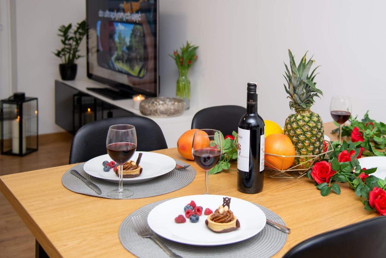 Maya'S Flats & Resorts 49 - Spacious 3 Rooms Apartment In Szafarnia Gdansk Ngoại thất bức ảnh