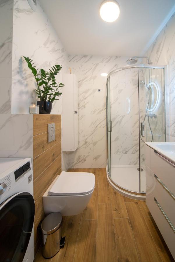Maya'S Flats & Resorts 49 - Spacious 3 Rooms Apartment In Szafarnia Gdansk Ngoại thất bức ảnh