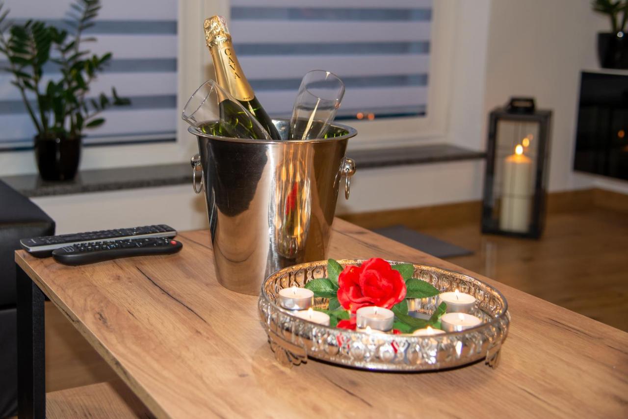 Maya'S Flats & Resorts 49 - Spacious 3 Rooms Apartment In Szafarnia Gdansk Ngoại thất bức ảnh